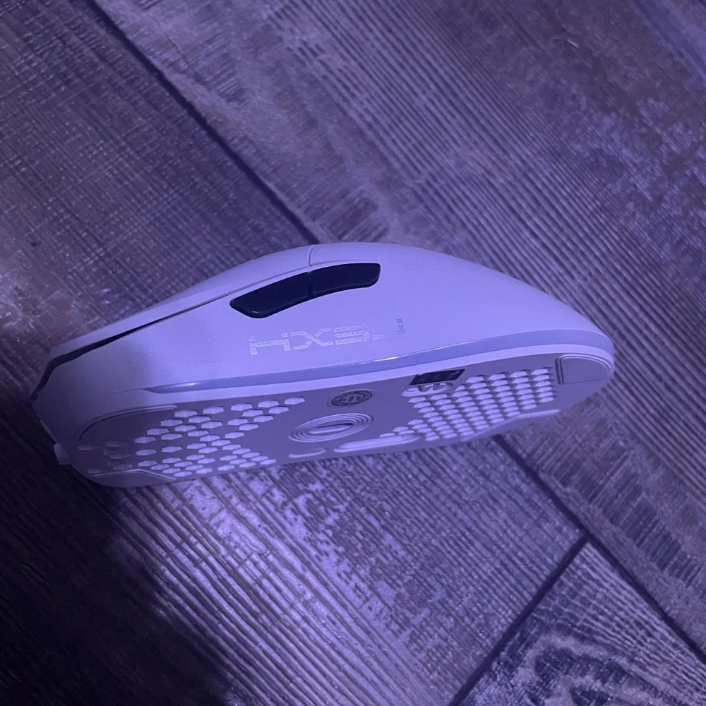 brand new never used lights up. mouse is very light